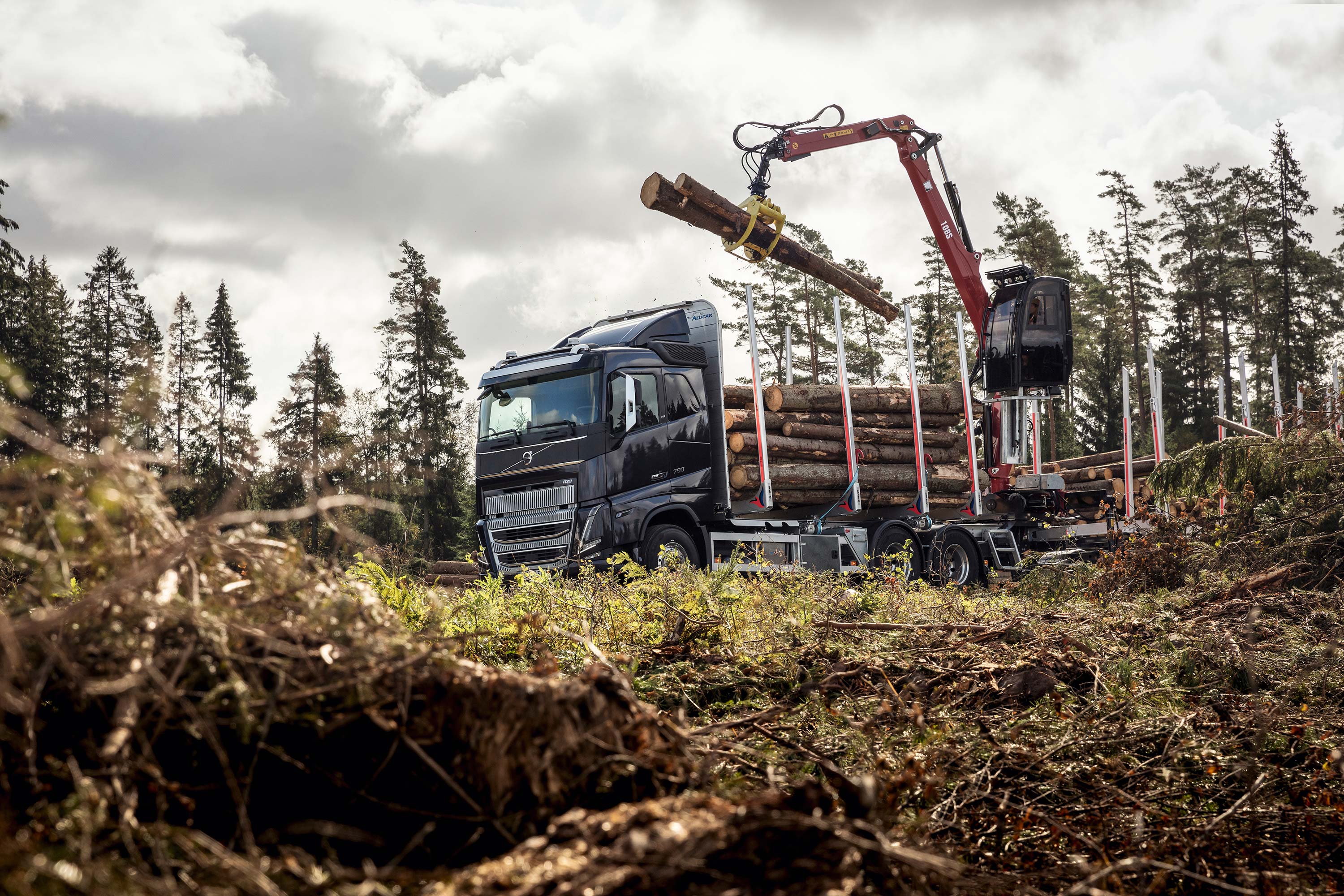 The Volvo FH16 is easy to adapt to specific transport tasks.